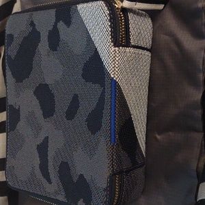 Rothys's Mid Catchall